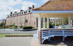 Foxes Hotel & Academy